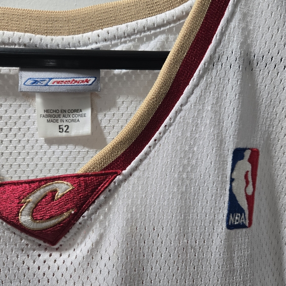 NBA Reebok White and Red Jersey - Picture 4 of 4